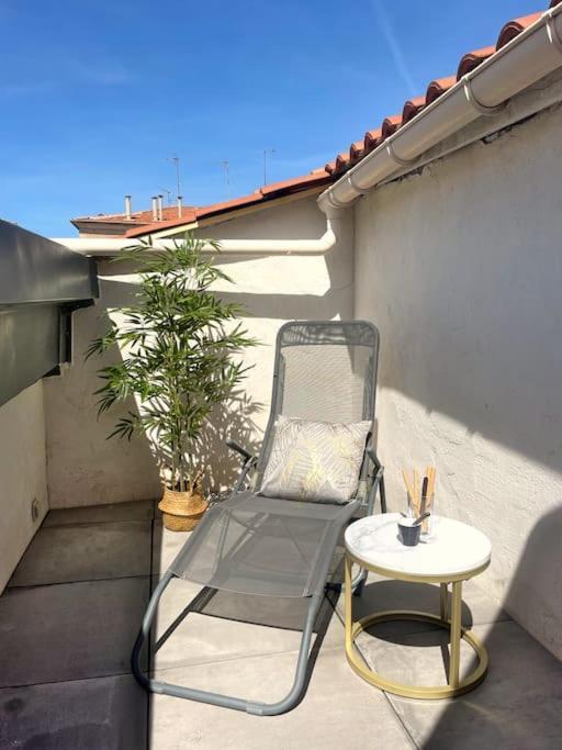 Charme Urbain Sous Les Toits-Terrasse/Clim/Parking Béziers Exterior foto