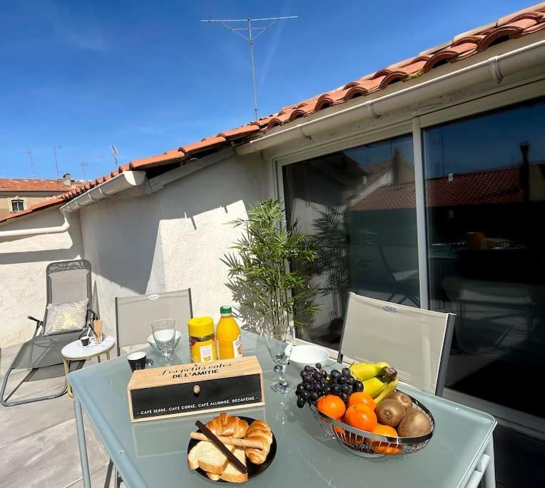 Charme Urbain Sous Les Toits-Terrasse/Clim/Parking Béziers Exterior foto