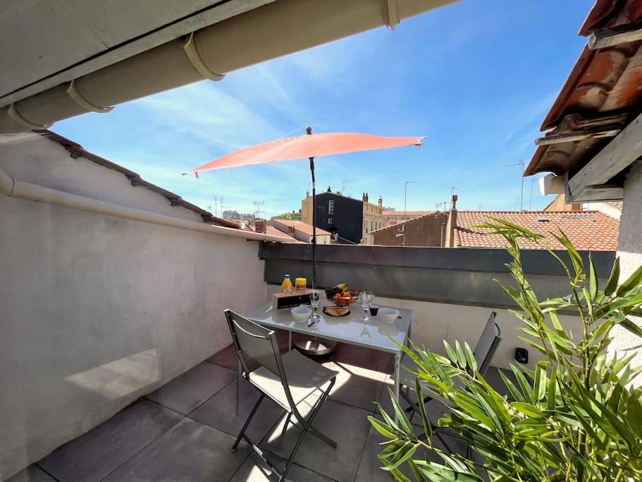 Charme Urbain Sous Les Toits-Terrasse/Clim/Parking Béziers Exterior foto